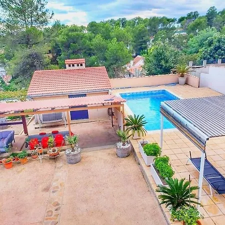 Chalet, Piscina Y Barbacoa Holiday home *